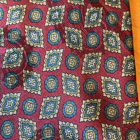 Boston Traders Vintage Red Pattern Silk Neck Tie - Picture 10 of 10